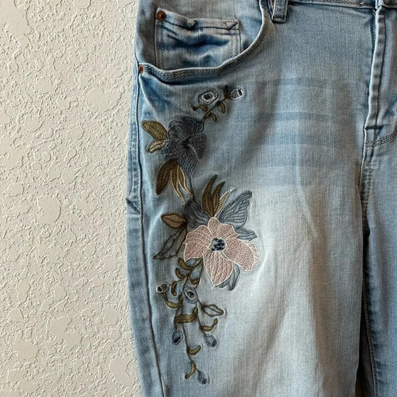 Kensie Embroidered Lightwash Jeans - Picture 2 of 10